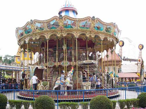 Double deck carousel ride