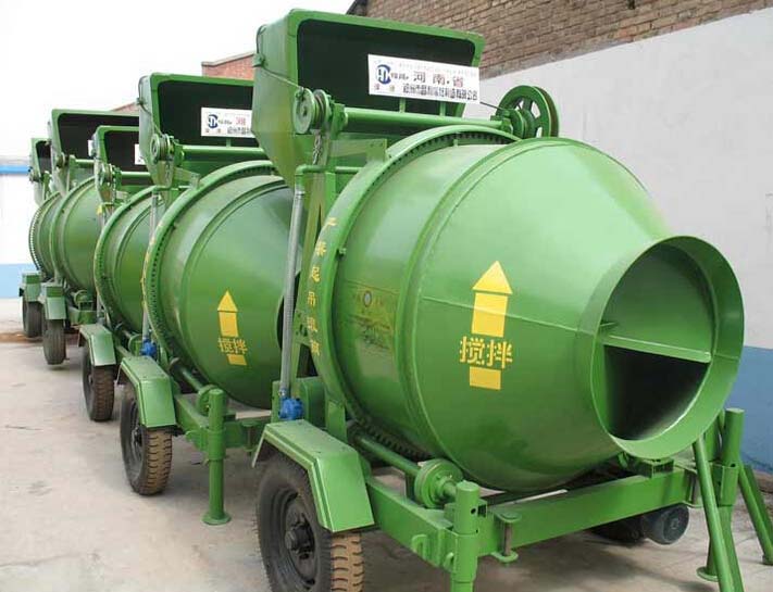 mobile concrete mixer