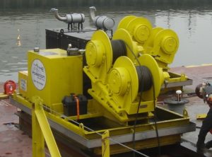 Double drum winch for shore