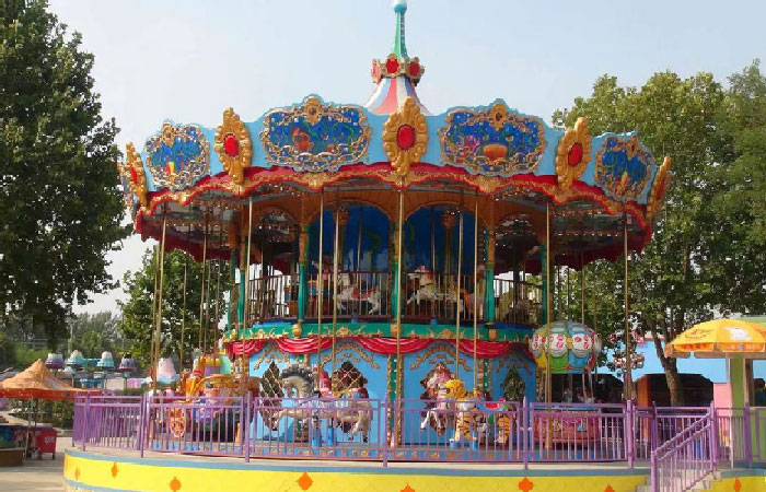 Grand carousel ride for fairground 